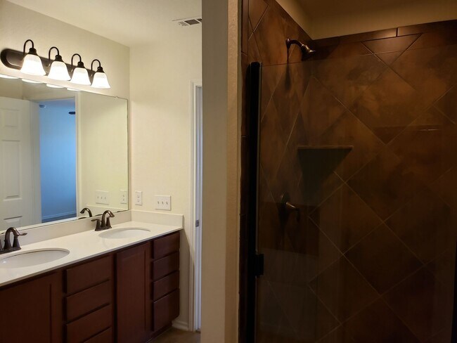 Building Photo - 9211 Wind Crown