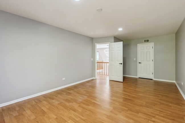 Building Photo - 222 Wellington Cir