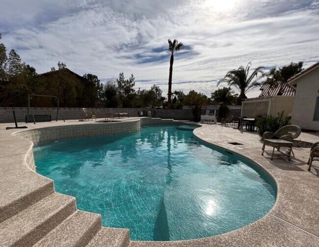 Building Photo - LARGE LOT ON CUL-DE-SAC - NO HOA