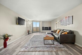 Building Photo - 7255 E Quincy Ave