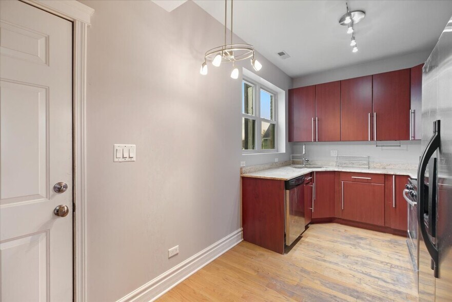 Building Photo - 1951 N Monticello Ave