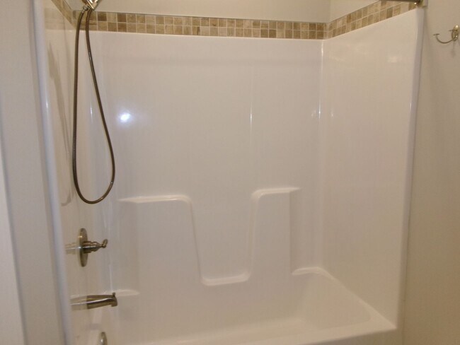 Building Photo - 1 bedroom condo in Queens Harbour