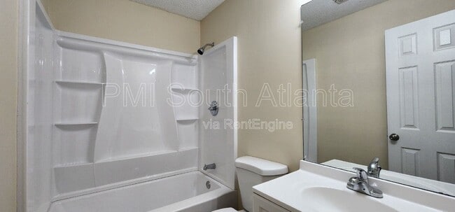 Building Photo - 2735 Stanton Woods Dr SE