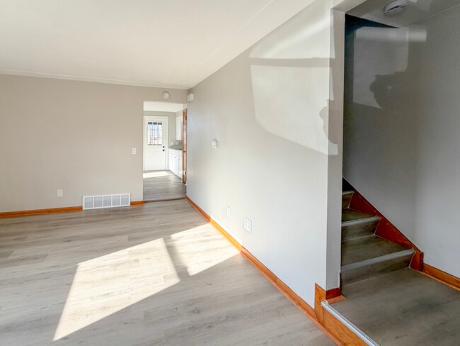 Building Photo - 1612 Maine