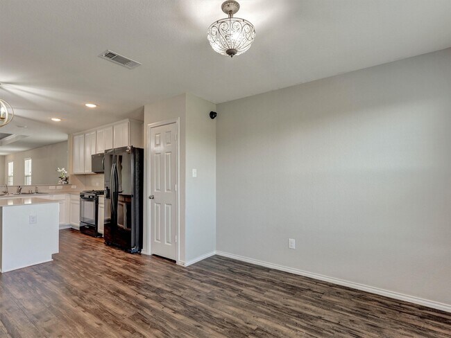 Building Photo - 24038 Hay Iron Dr