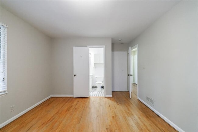 Building Photo - 893 Willivee Dr