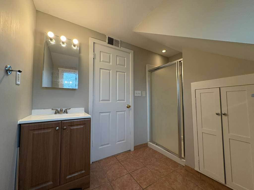 Building Photo - 1260 Whalley Ave