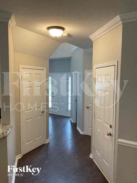 Building Photo - 127 Meandering Way Ln