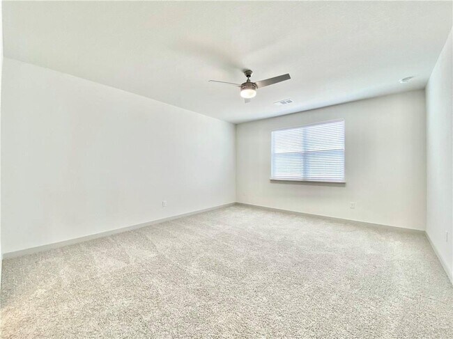 Building Photo - 100 Geminiflora Bend