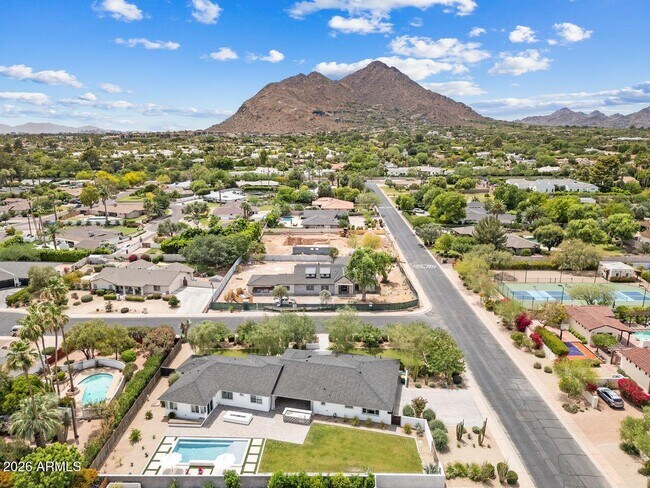 Building Photo - 6919 E Vista Dr