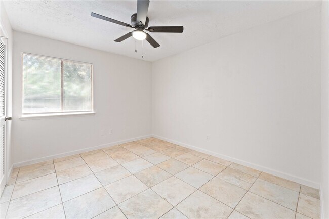 Building Photo - 9134 Gustine Ln