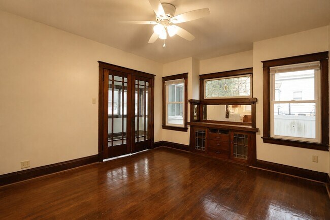 Building Photo - 416 W Jackson St