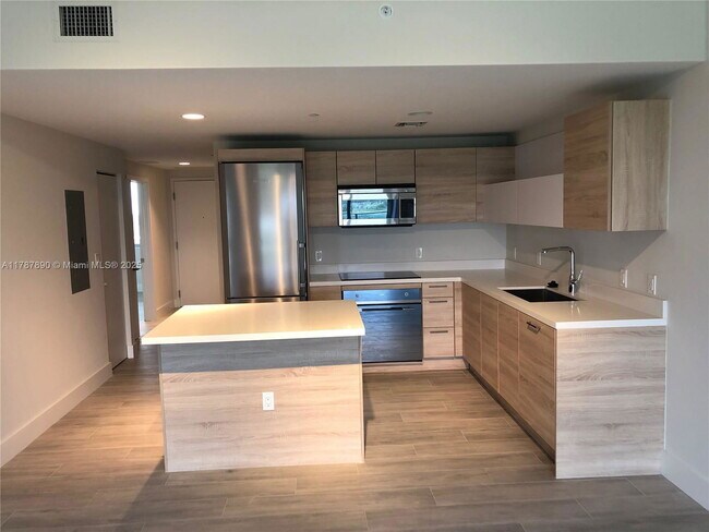 Building Photo - 16385 Biscayne Blvd