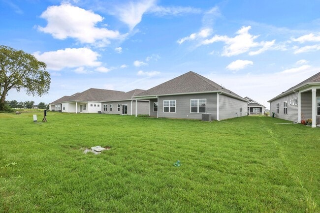 Building Photo - 539 Darliene Dr