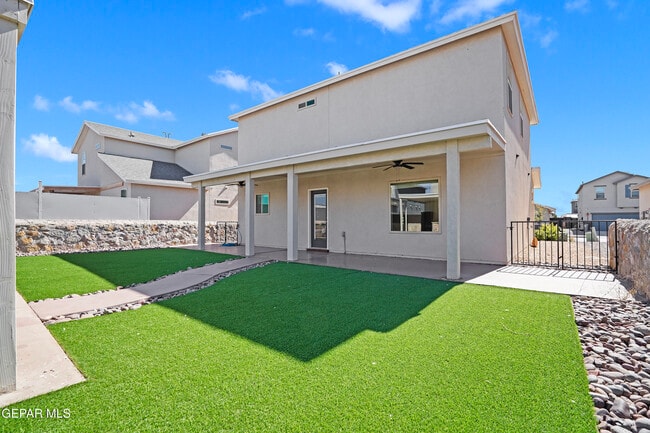 Building Photo - 12265 Desert Pine Ave