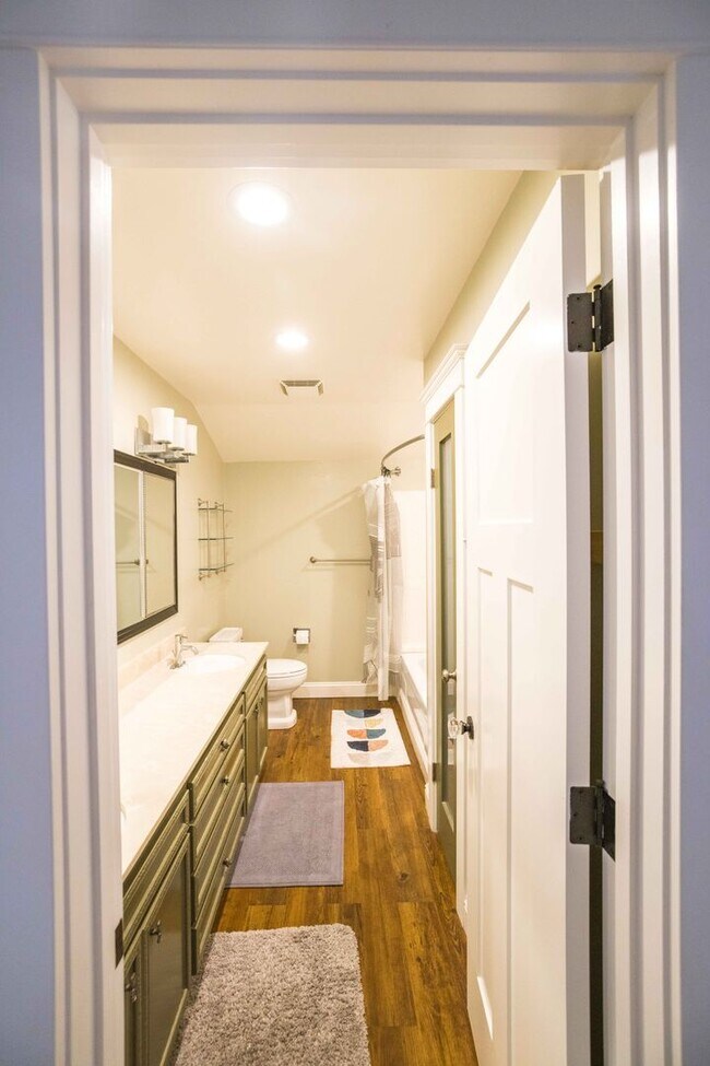 Building Photo - Fabulous spacious home, Great Highlands cul de sac, easy commute, exceptional Cupertino Schools!
