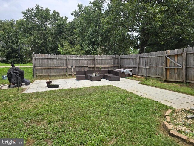 Building Photo - 8313 Gibbons Dr