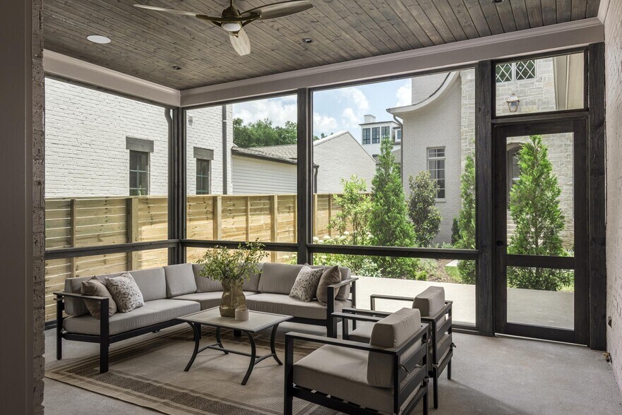 Building Photo - 4224 Granny White Pike