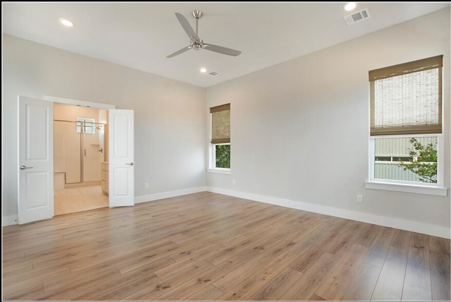 Building Photo - 1005 Cavour Pl