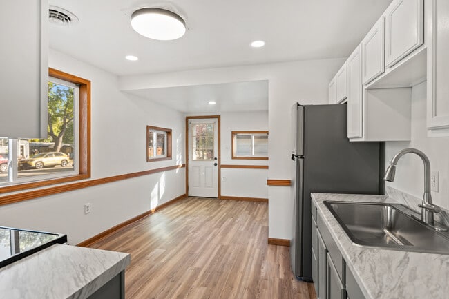 Building Photo - 402 Burlington Ave