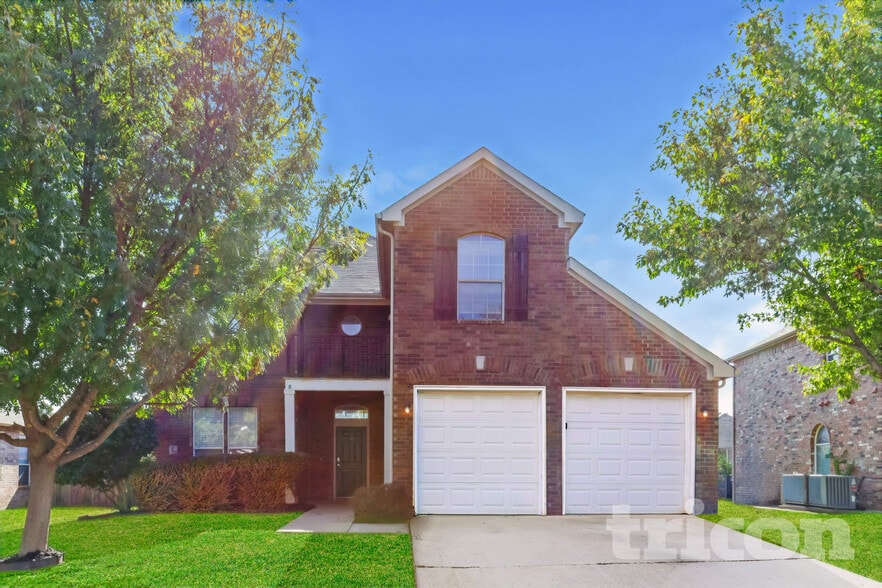 Primary Photo - 2811 S Serrano