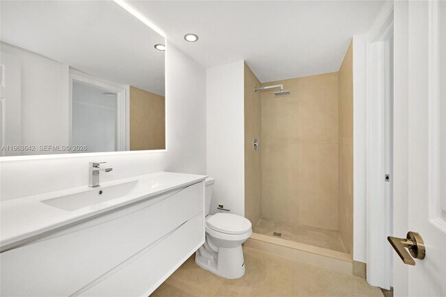 Building Photo - 800 Claughton Island Dr