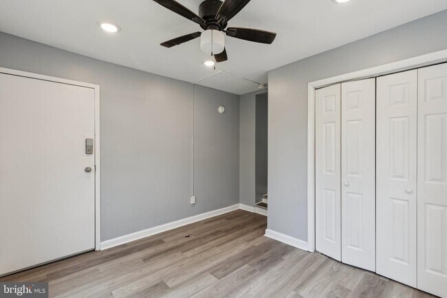 Building Photo - 21 E Price St