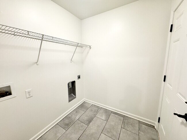 Building Photo - 3 Bedroom, 2 Bath w/ Immediate Availability in Walhalla