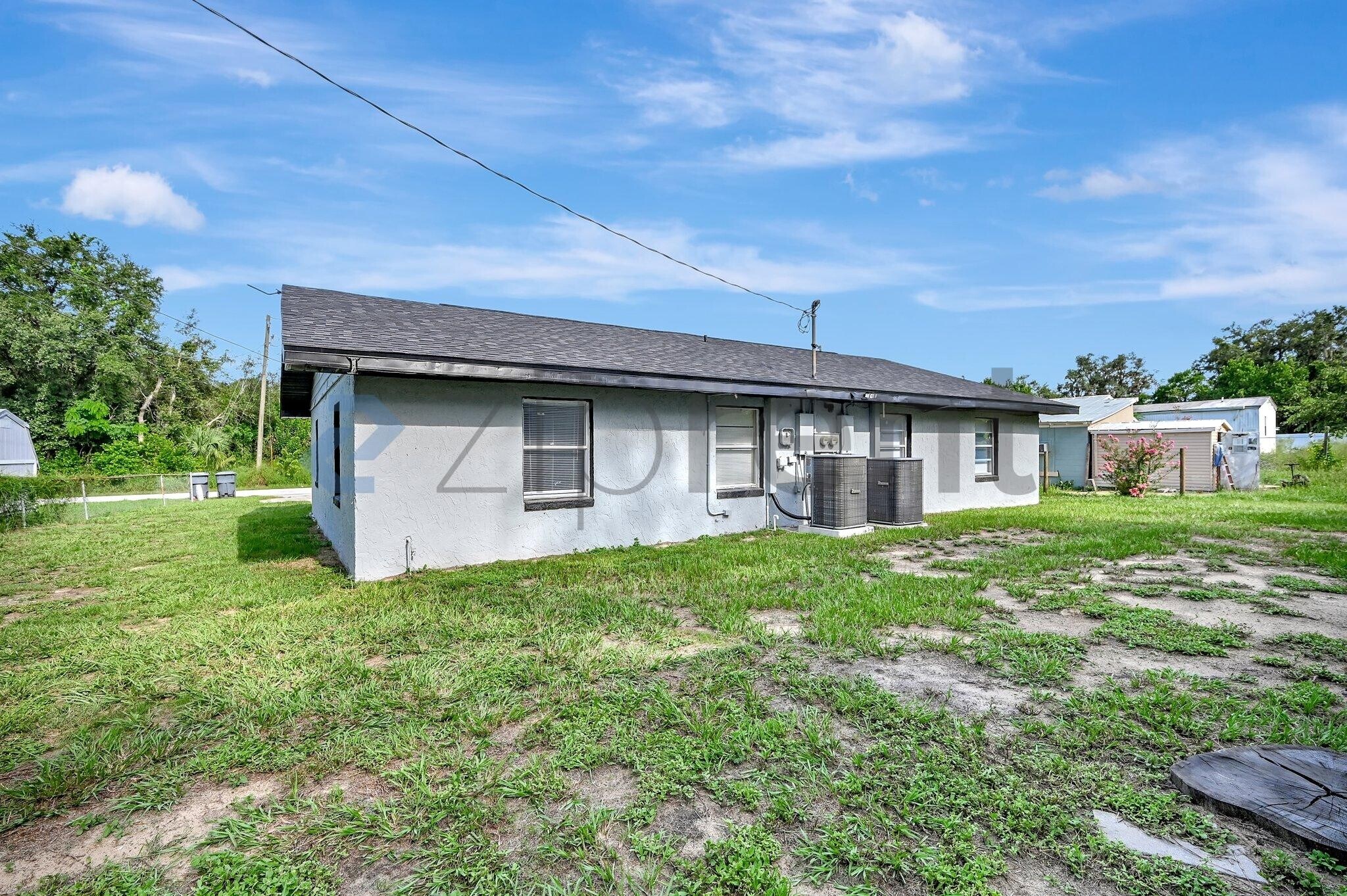Building Photo - Unit A
