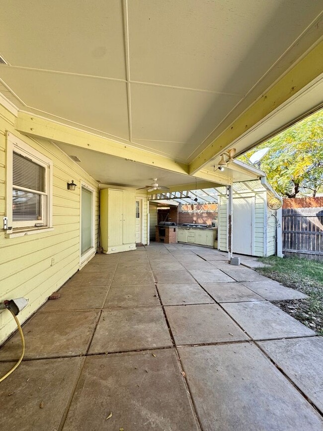 Building Photo - NOW AVAILABLE - 2-Bedroom Duplex Near ASU Campus + Water/Sewer/Trash Included!