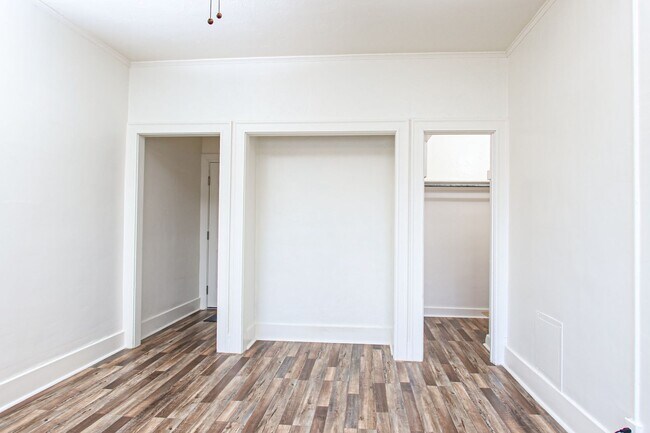 Building Photo - Large Studio close to DTLA, Pasadena, Glen...