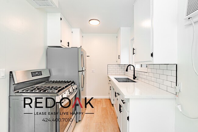 Building Photo - Casa Loma Apartments