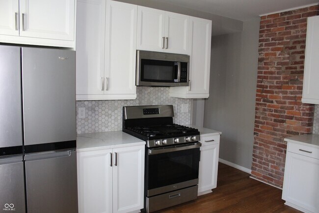Building Photo - 1216 N Oakland Ave
