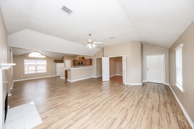 Building Photo - 19247 Dillsbury Ct