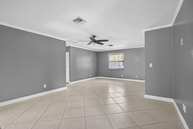 Building Photo - 7107 181st Ct N