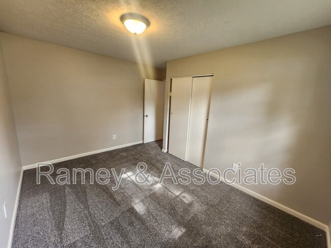 Building Photo - 10210 Nola Dr
