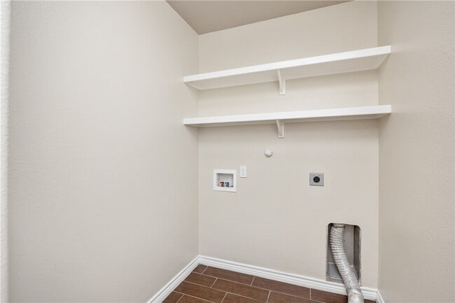 Building Photo - 3643 WL Breeding Dr