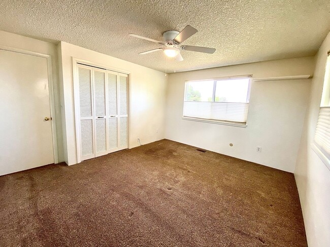 Building Photo - Lovely Highlands Home w/a View Available 7...