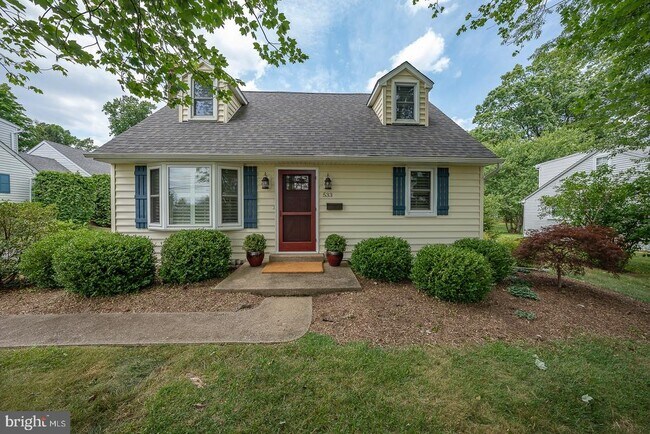 Building Photo - 533 Monument Ave