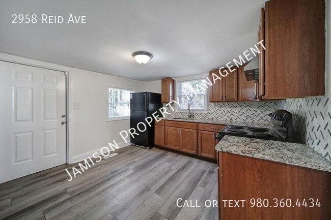 Building Photo - 2958 Reid Ave