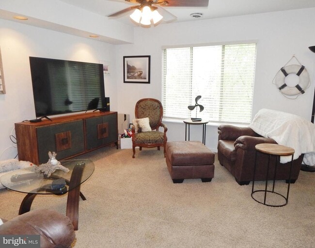 Building Photo - 339 Green Meadow Ln