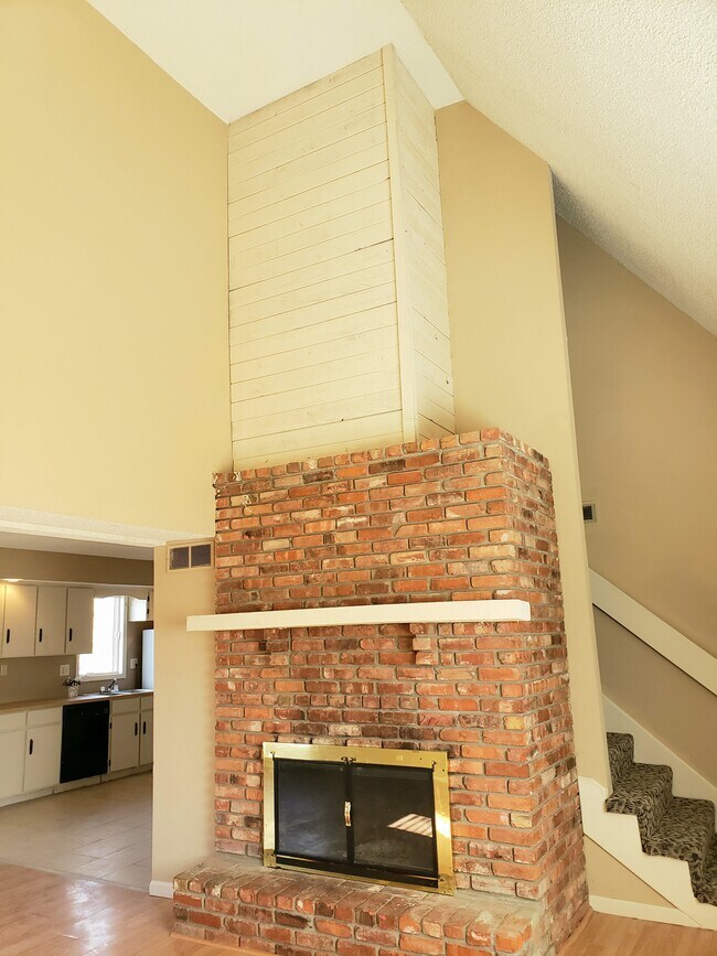 Building Photo - 8 NE 62nd Pl