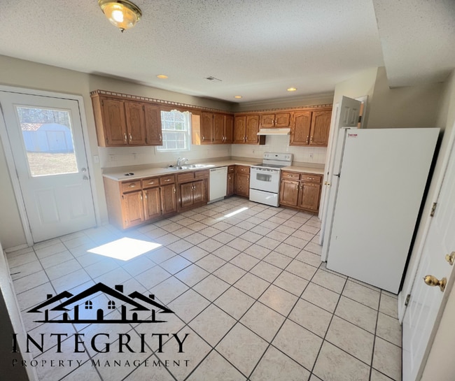 Building Photo - 19790 Stirrup Ln