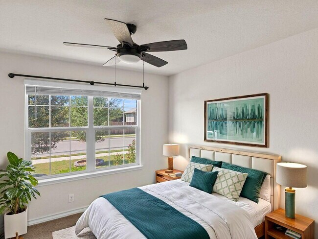 Building Photo - "4-Bedroom Haven in Cibolo with Spacious L...