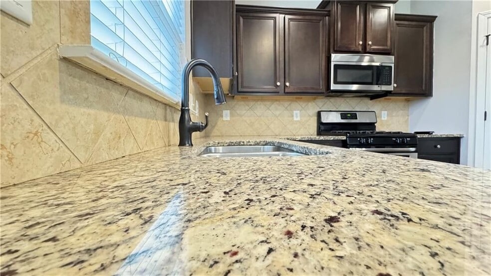 Building Photo - 4408 Black Hills Dr NW