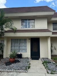 Building Photo - Unfurnished Townhouse Near Downtown Sarasota