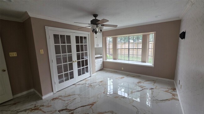 Building Photo - 15207 Pebble Lake Dr