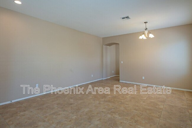 Building Photo - 44299 W Oster Dr