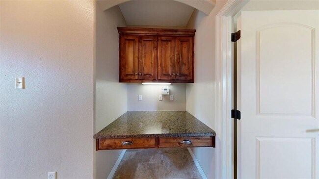Building Photo - 3900 Latinne Ln