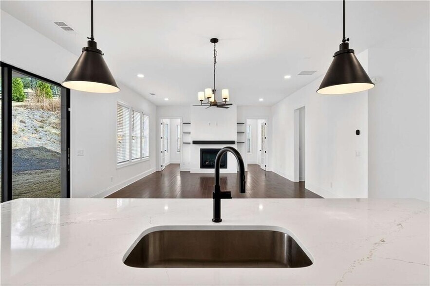 Building Photo - 395 Tillman Pass